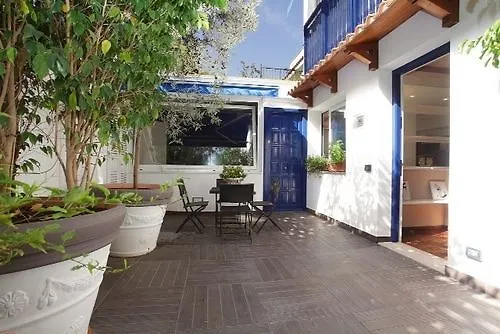 Blue Home Palermo 0*,  Italia